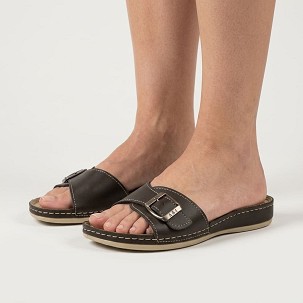 M-106 fekete papucs 40